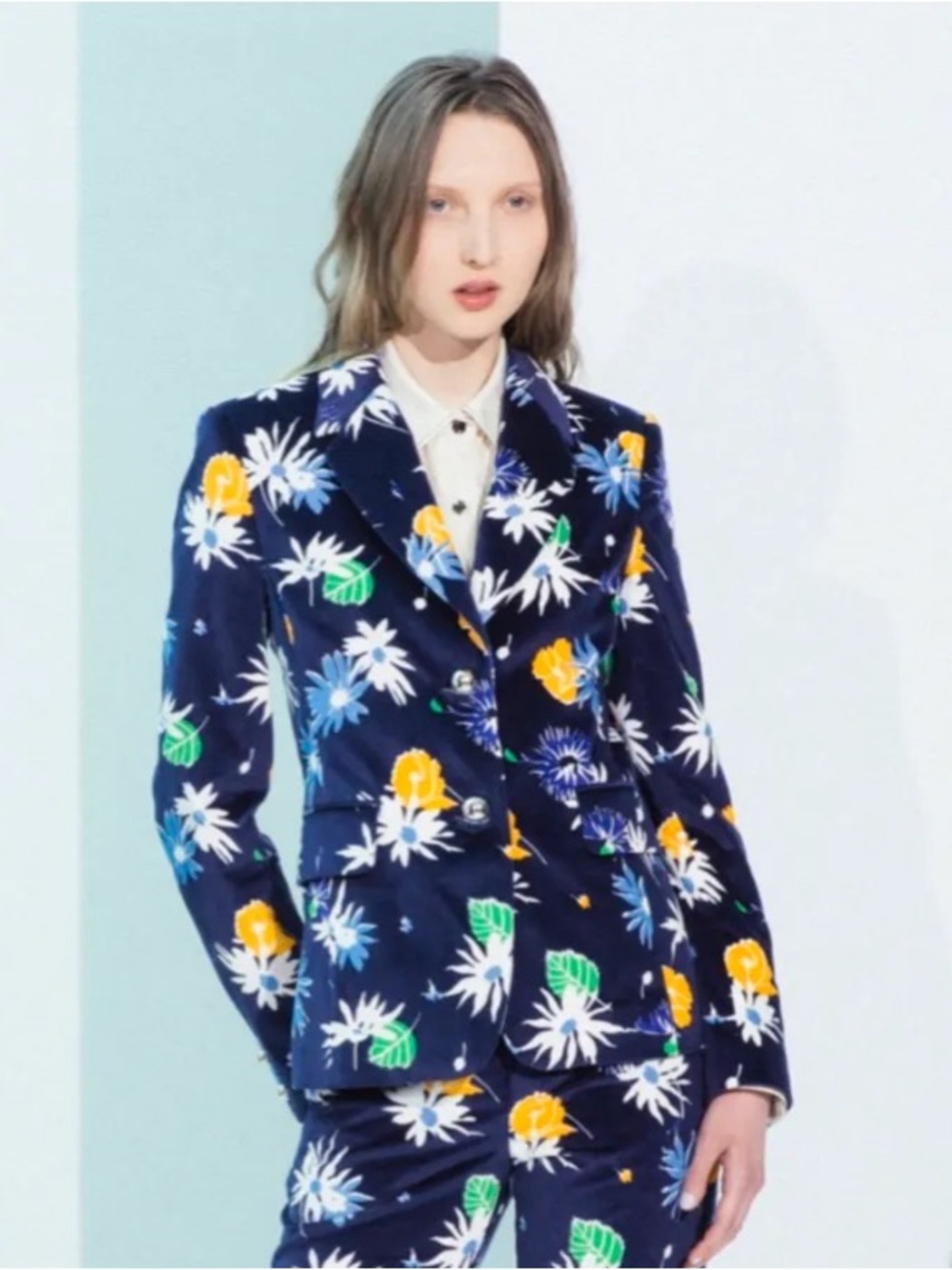 Creatures of the wind size 4 blazer Navy Floral with Yellow & White Blooms